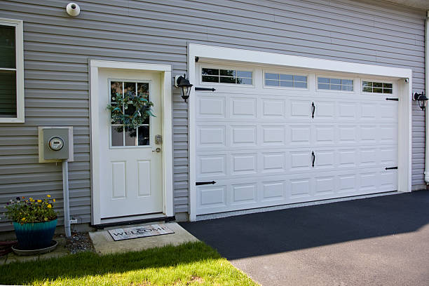 24/7 Emergency Garage Door Panel Replacement experts in Eldridge, IA